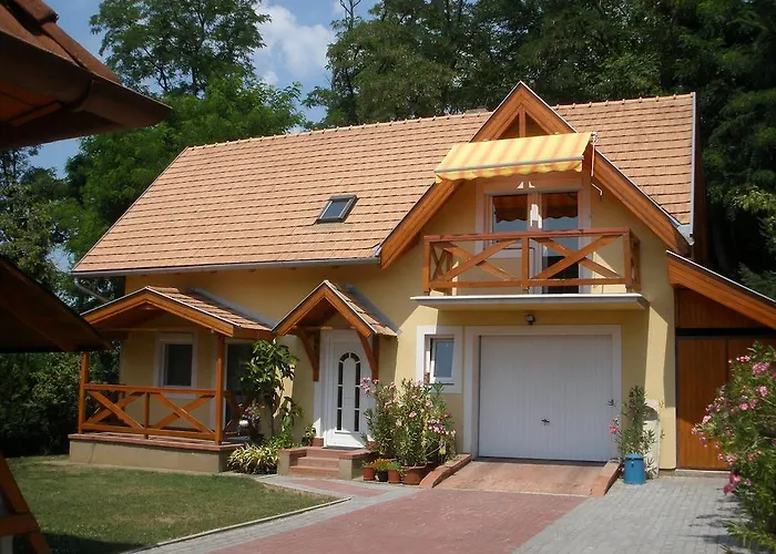 Emilia Apartmanhaz Διαμέρισμα Hévíz