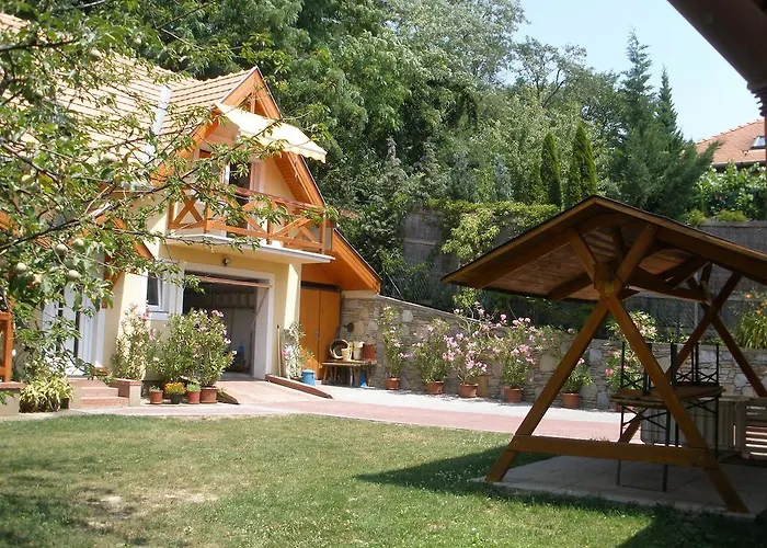 Emilia Apartmanhaz Διαμέρισμα *